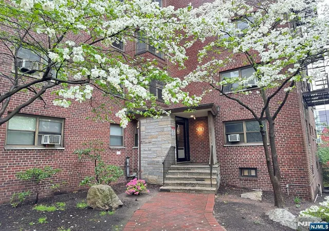 500-linwood-dr-2g-fort-lee-nj-07024/hzid_7e27f8b9