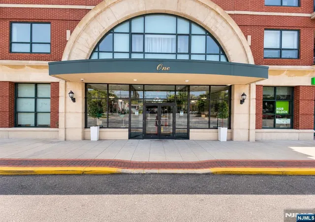 1-orient-w-orient-305-rutherford-nj-07070/hzid_b1d3820e