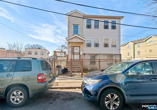 219-221-clinton-pl-newark-nj-07112/hzid_41d4fda8