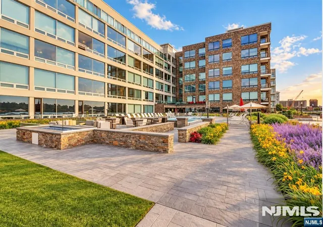 9-somerset-ln-308-edgewater-nj-07020/hzid_b414b6d7