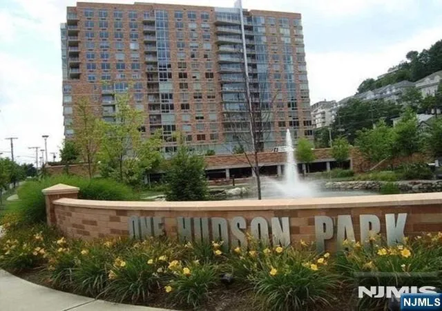 1611-hudson-park-edgewater-nj-07020/hzid_fcc1142a