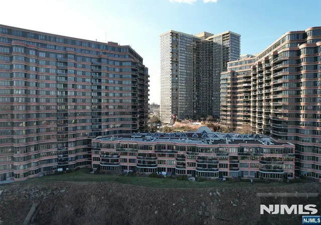100-carlyle-dr-14e-s-cliffside-park-nj-07010/hzid_7c6cbcb6