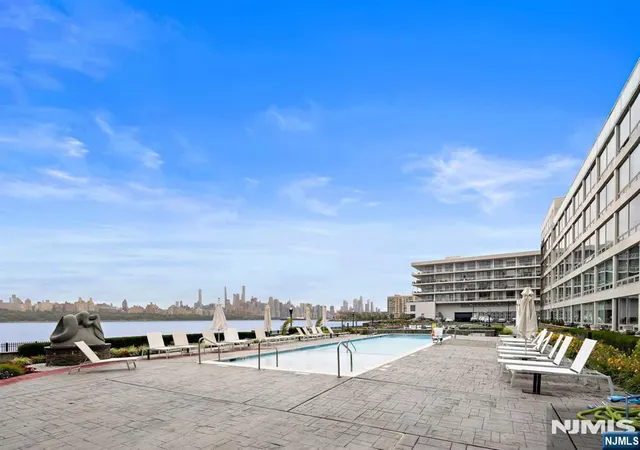 9-somerset-ln-310-edgewater-nj-07020/hzid_1cbed7ef