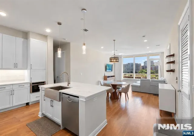 3-somerset-ln-504-edgewater-nj-07020/hzid_5d9fda82