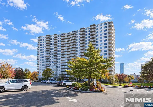 2100-linwood-ave-14d-fort-lee-nj-07024/hzid_2a85dcb1