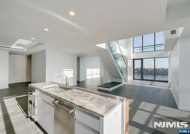 320-adolphus-ave-316-cliffside-park-nj-07010/hzid_47402412
