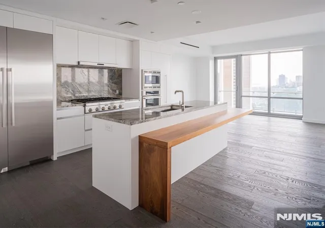 320-adolphus-ave-401-cliffside-park-nj-07010/hzid_f3db9840