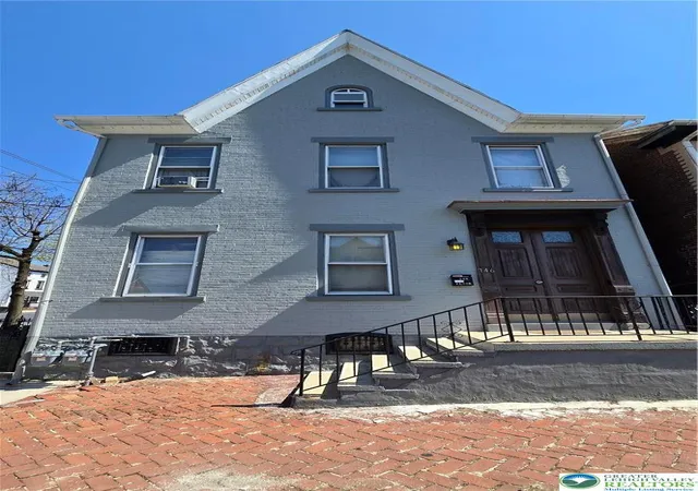 746-center-st-bethlehem-pa-18018/hzid_d59261bb
