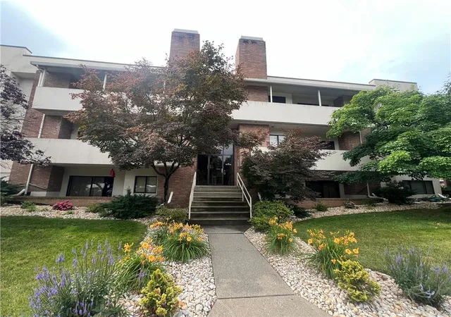 2242-w-tilghman-st-c2-allentown-city-pa-18104/hzid_699ab20c