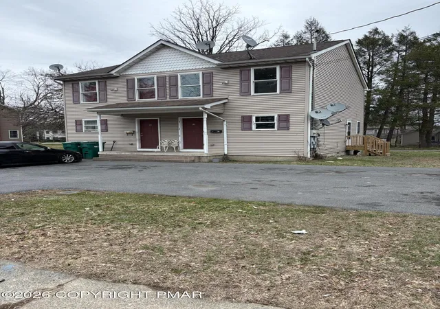 12-garden-st-10-12-stroudsburg-pa-18360/hzid_87b6d49c