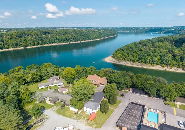 105-villagers-resort-dr-somerset-ky-42503/hzid_b28ecbc4