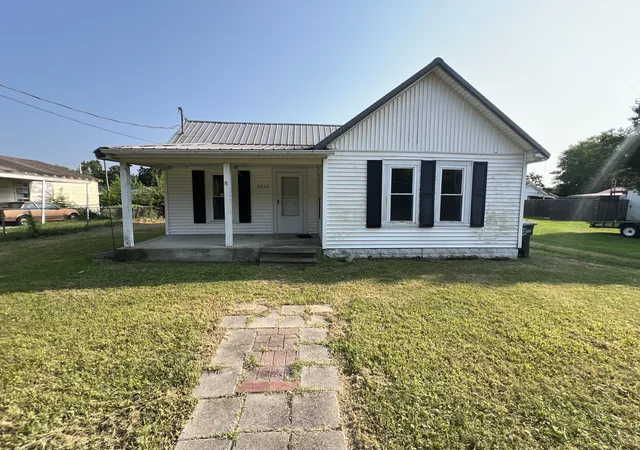 2032-center-st-paducah-ky-42003/hzid_6c1aa86d