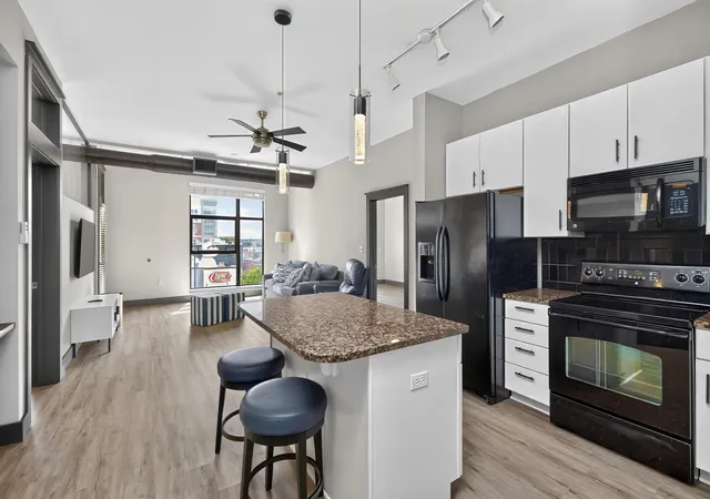 535-s-upper-st-325-lexington-ky-40508/hzid_3db91f30