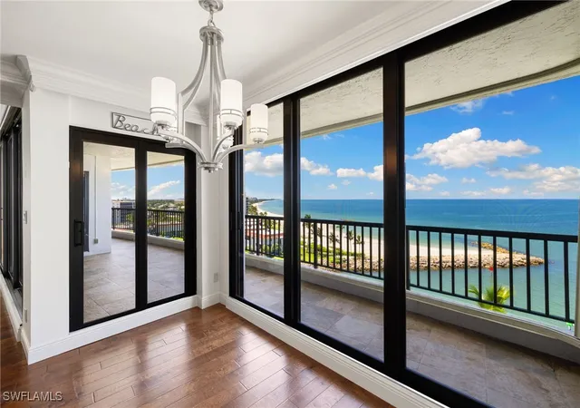 2355-gulf-shore-blvd-n-903-naples-fl-34103/hzid_68df5d64
