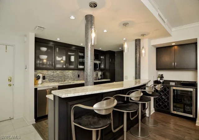 666-3rd-st-s-302-naples-fl-34102/hzid_564cc4c4