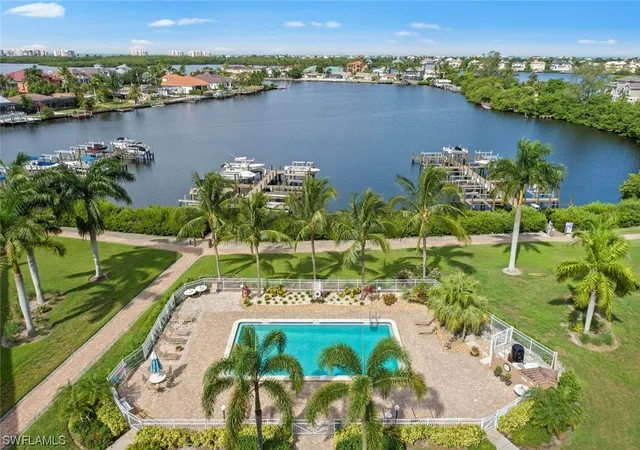 226-3rd-st-302-bonita-springs-fl-34134/hzid_b83e9e0d