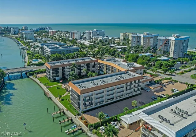 2900-gulf-shore-blvd-n-105-naples-fl-34103/hzid_c6c6a7b1