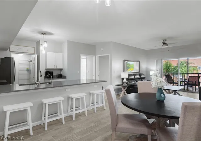 1835-florida-club-cir-3305-naples-fl-34112/hzid_dbd670fe