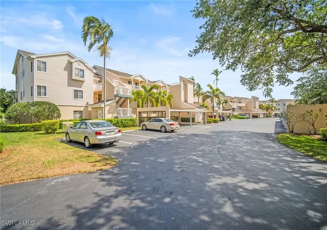 2651-citrus-lake-dr-d203-naples-fl-34109/hzid_009c75c2