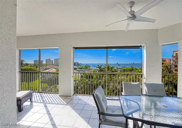 14817-laguna-dr-403-fort-myers-fl-33908/hzid_e1c3fbeb