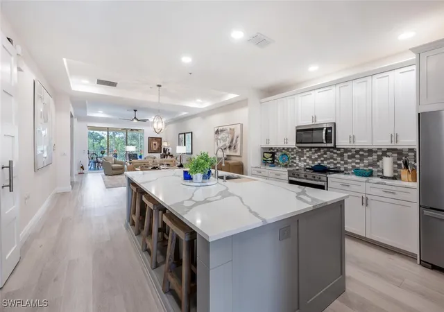 4843-hampshire-ct-2-304-naples-fl-34112/hzid_9bccbc34