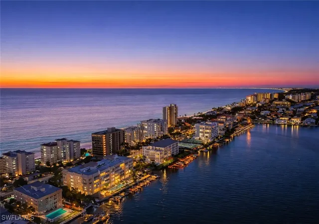 9566-gulf-shore-dr-102-naples-fl-34108/hzid_caf22207