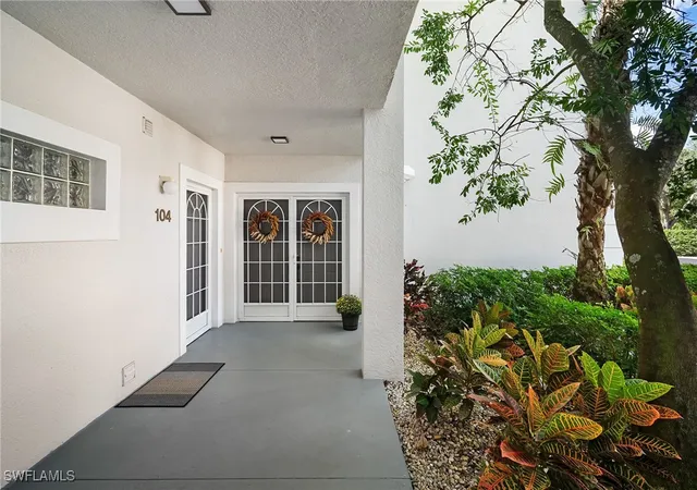 760-waterford-dr-104-naples-fl-34113/hzid_2c5db945