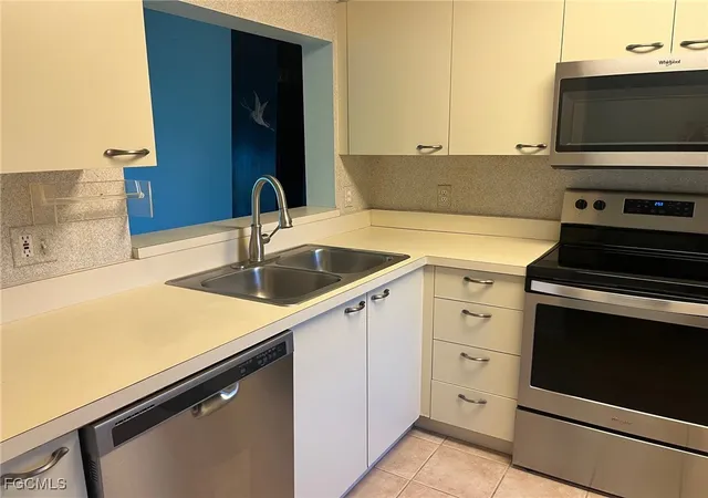 7406-lake-breeze-dr-118-fort-myers-fl-33907/hzid_35b479ab