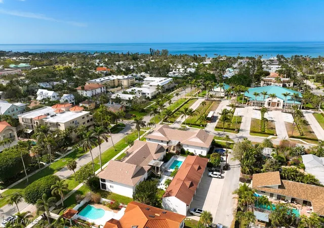 415-10th-ave-s-7-naples-fl-34102/hzid_aeaf29f4