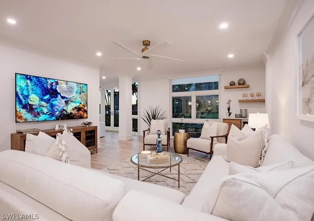 400-park-shore-dr-102-naples-fl-34103/hzid_eac9a39d