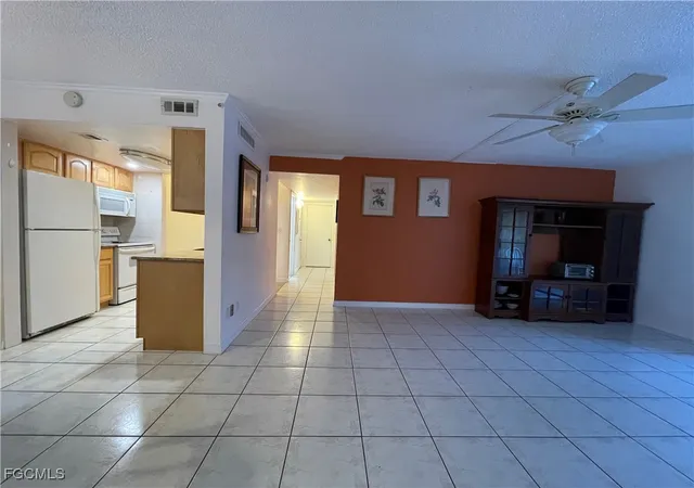 2366-e-mall-dr-304-fort-myers-fl-33901/hzid_5e66db05
