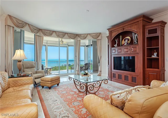 7117-pelican-bay-blvd-1905-naples-fl-34108/hzid_6c0a4939