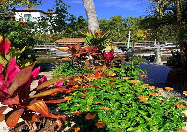 1575-curlew-ave-w-1-naples-fl-34102/hzid_fbd4c9da