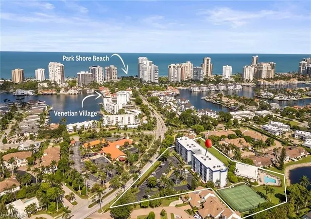 555-park-shore-dr-b109-naples-fl-34103/hzid_5983c517