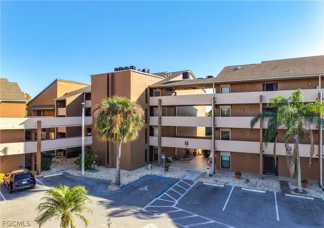 2067-w-lakeview-blvd-9-north-fort-myers-fl-33903/hzid_b86c9546
