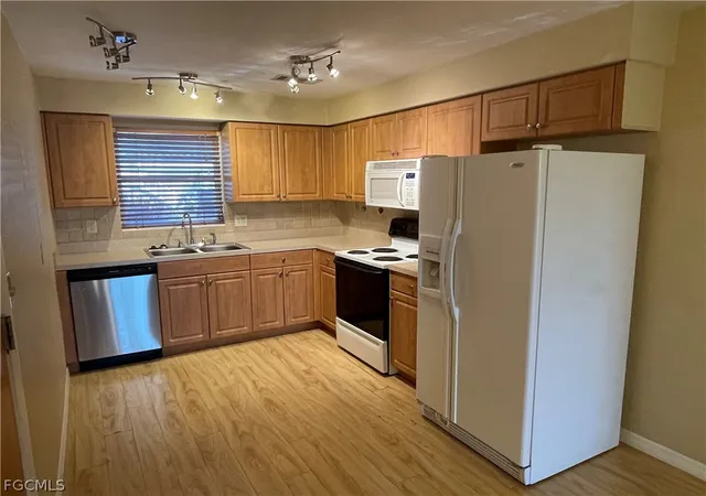 6777-winkler-rd-106-fort-myers-fl-33919/hzid_6afc44ed