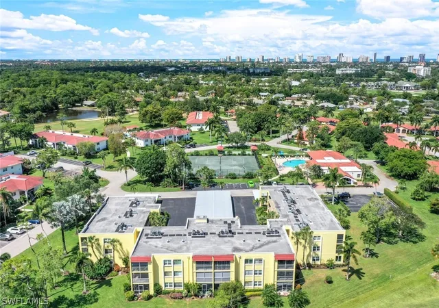 1057-forest-lakes-dr-209-naples-fl-34105/hzid_d0f4a3b4