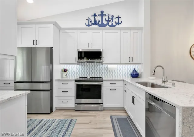 6890-huntington-lakes-cir-204-naples-fl-34119/hzid_f92f6399