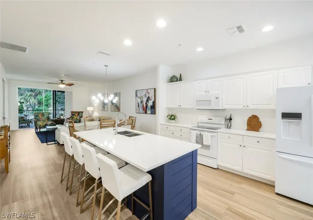 4843-hampshire-ct-105-naples-fl-34112/hzid_d5fecaa4