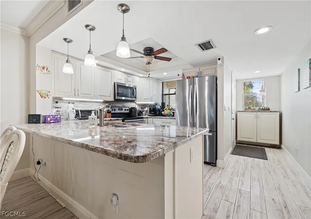 15041-paddle-crk-dr-102-fort-myers-fl-33919/hzid_ef24cb62