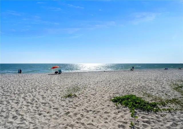 1950-gulf-shore-blvd-n-110-naples-fl-34102/hzid_3988c8f4