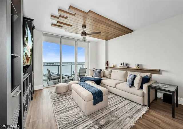 3000-oasis-grand-blvd-1004-fort-myers-fl-33916/hzid_9f3e524f