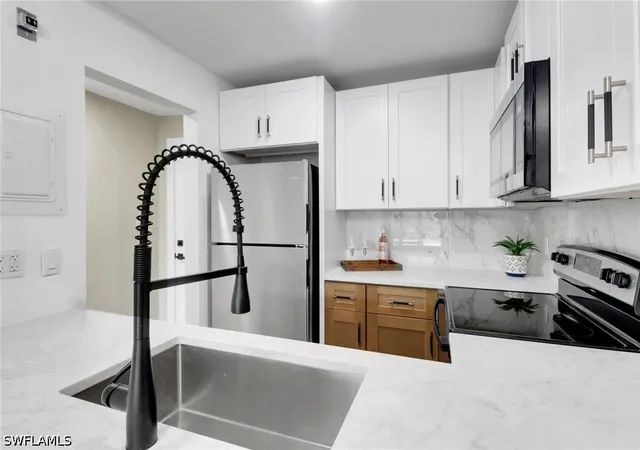1195-clam-ct-202-naples-fl-34102/hzid_3b0cef1a