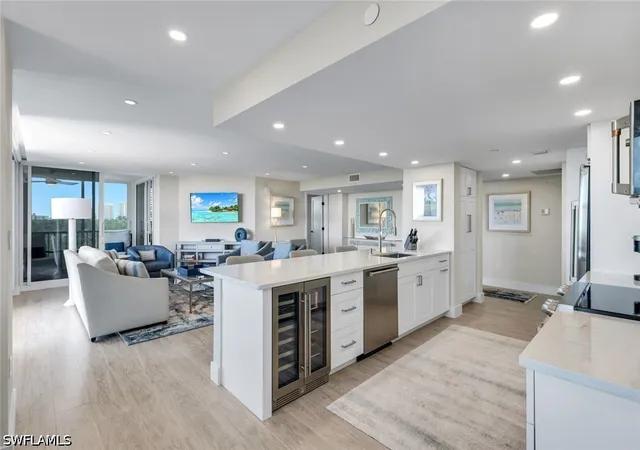 6101-pelican-bay-blvd-305-naples-fl-34108/hzid_60dfc7bc