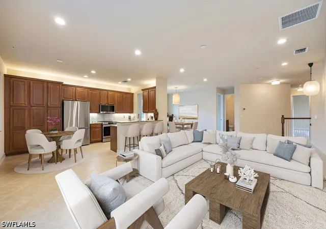 6510-monterey-point-204-naples-fl-34105/hzid_8677b5e1