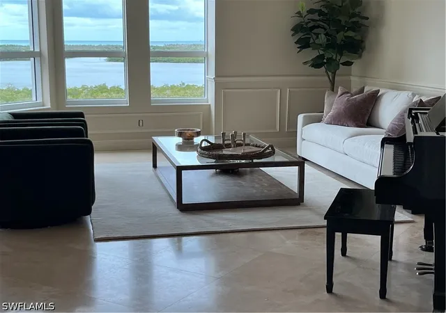 285-grande-way-701-naples-fl-34110/hzid_4ecce07f