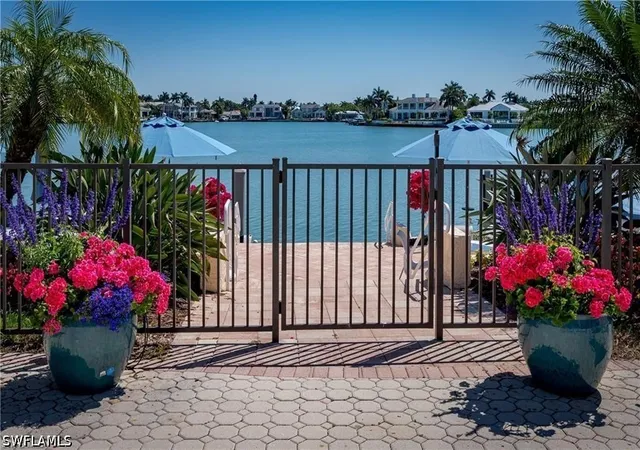 3450-gulf-shore-blvd-n-305-naples-fl-34103/hzid_4a8b394d