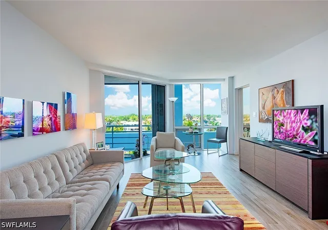 4751-gulf-shore-blvd-n-704-naples-fl-34103/hzid_5cd7e766