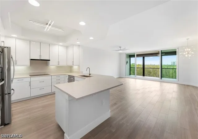 425-cvs-tower-dr-403-naples-fl-34110/hzid_699517a8