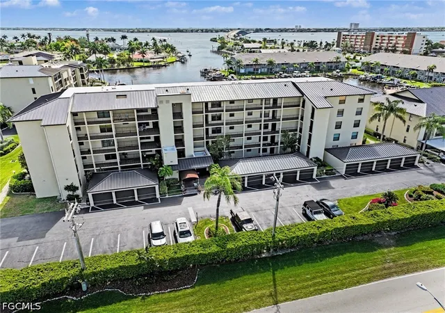 4703-se-17th-place-404-cape-coral-fl-33904/hzid_066ab4cc